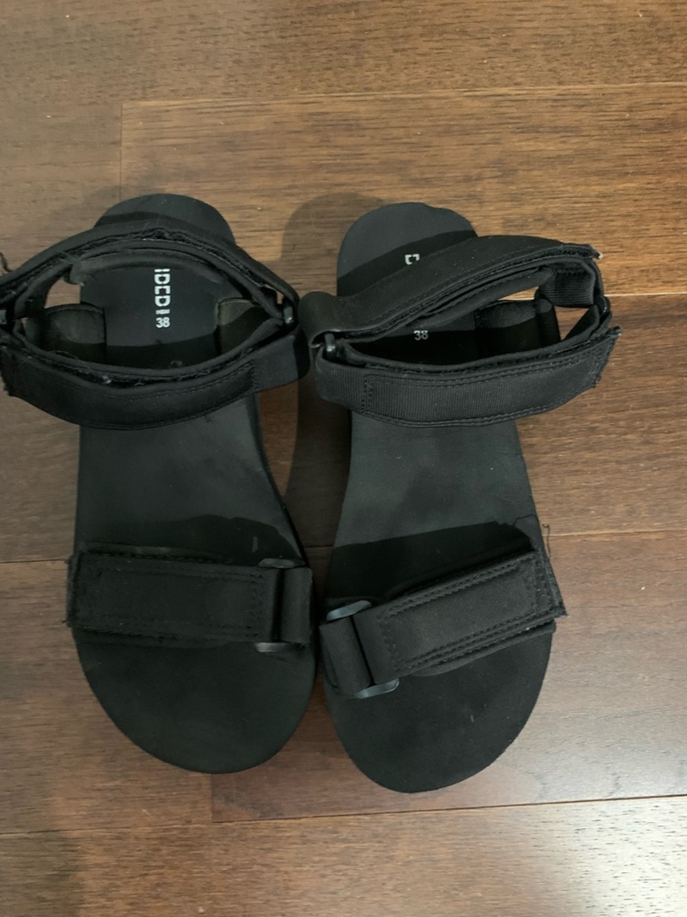 Divided Black Adjustable Platform Strap Sandals